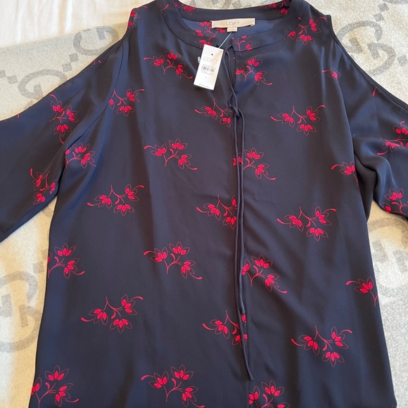 NWT pretty loft top with exposed shoulders, size large - Picture 3 of 6